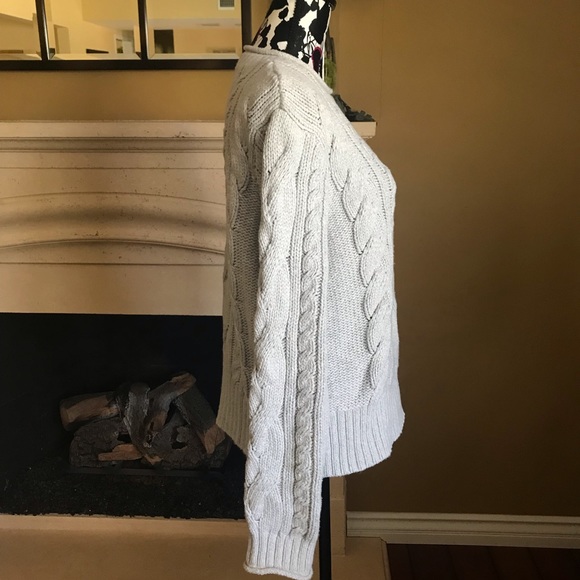 Banana Republic Cable Knit cropped Sweater - Picture 3 of 11